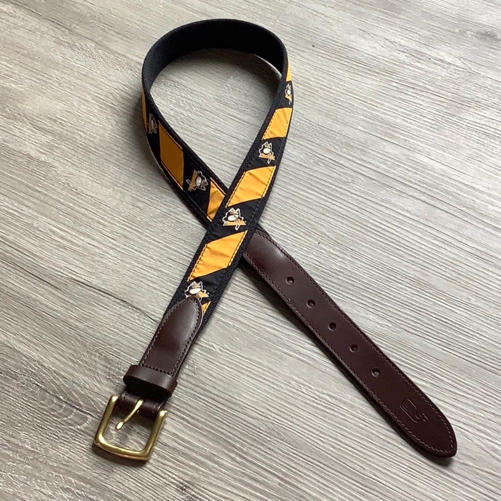 Vineyard Vines Pittsburgh Penguins belt